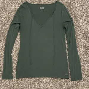 Long sleeve V-neck T-shirt